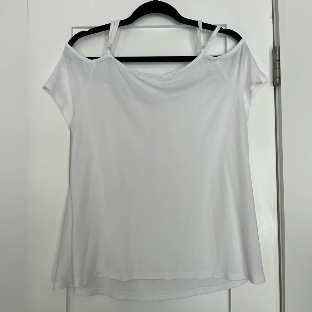 VENUS Cold Shoulder with Navy Print Top, New Never Worn SIZE Medium - Picture 7 of 11